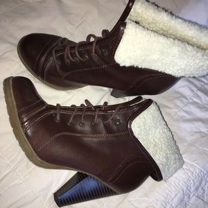 Cutest brown faux fur heeled lace up boots!